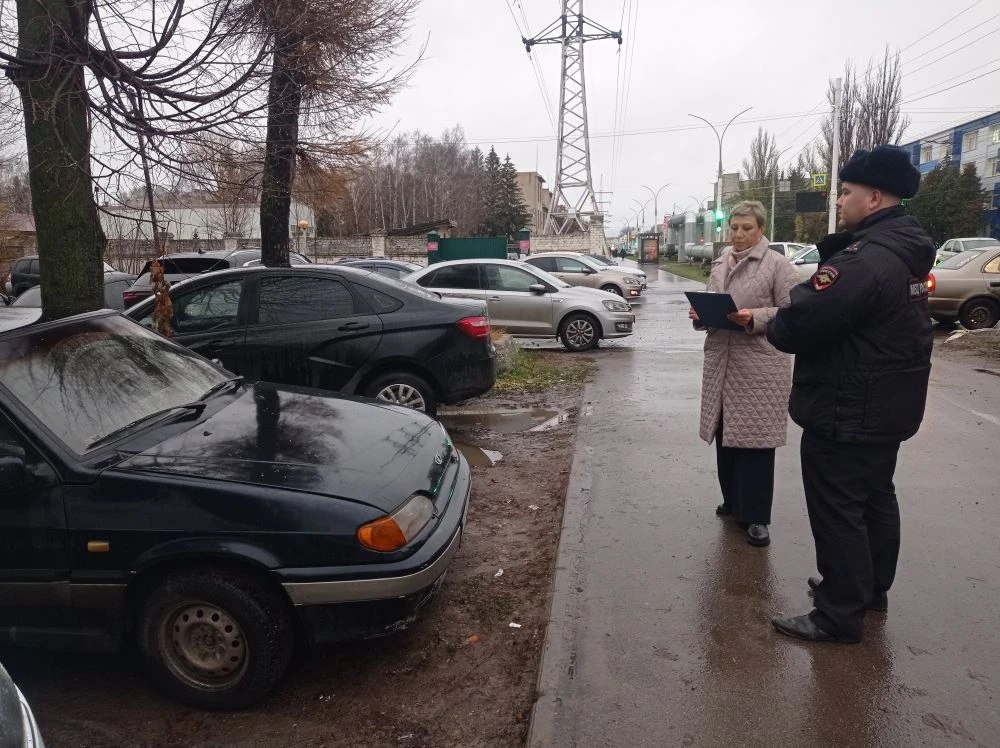 На Моршанском шоссе составили около 10 протоколов за нарушения правил парковки