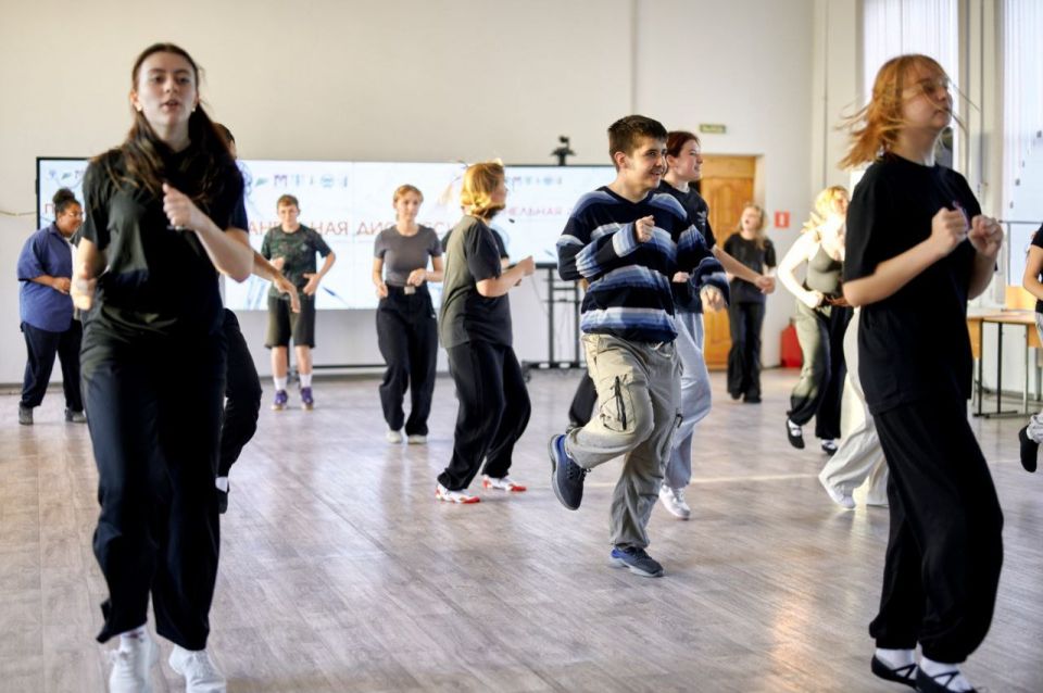 28 ноября в Тамбове в рамках Всероссийского социально-культурного проекта «Театротерапия» при поддержке Министерства культуры РФ состоится премьера спектакля «Точка бифуркации»