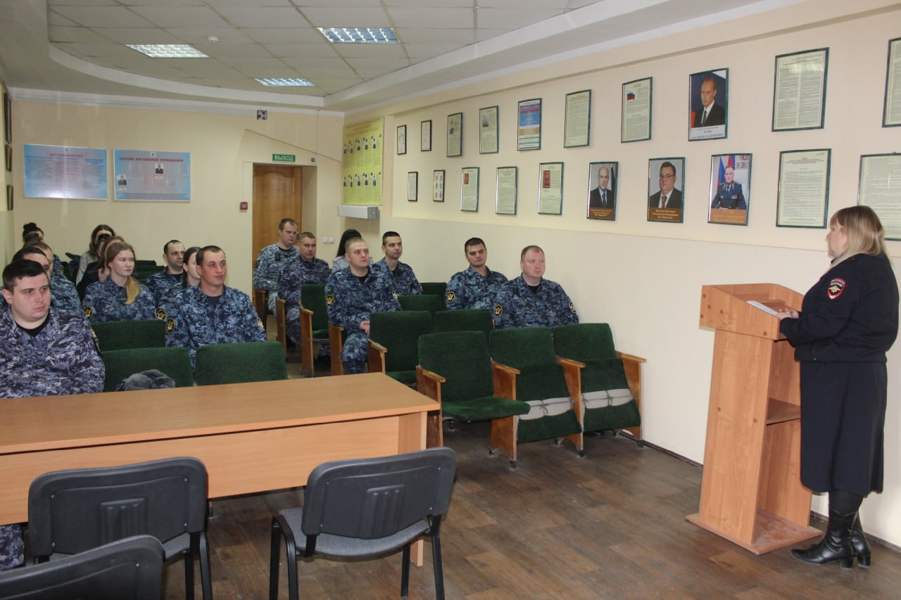 Профилактика – основа безопасности: Инспектор Госавтоинспекции провел занятие для сотрудников подразделения ФСИН России Профилактика – основа безопасности: Инспектор Госавтоинспекции провел занятие для сотрудников подразделения ФСИН России
