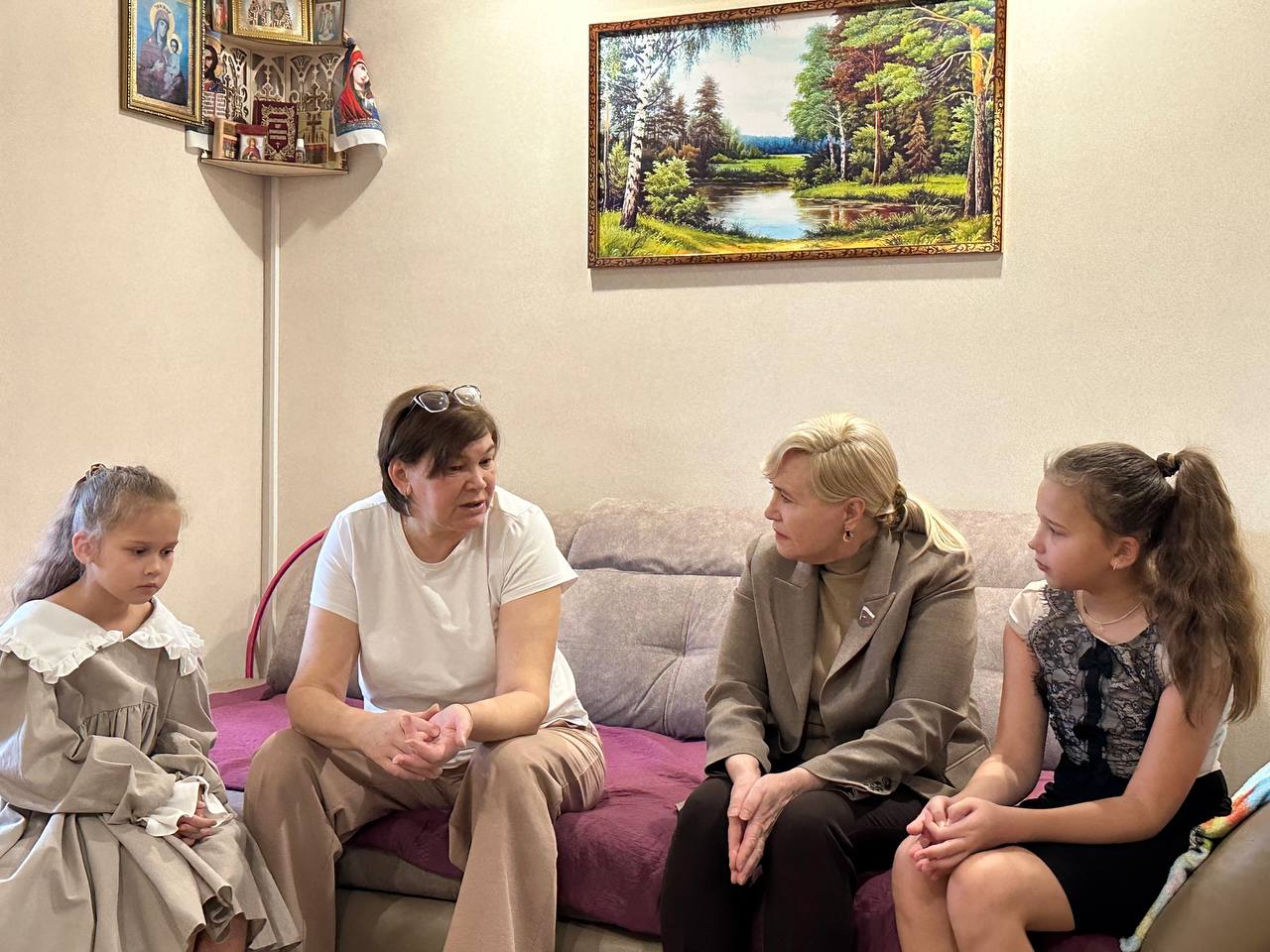 Депутат Государственной думы Тамара Фролова встретилась с матерью участников СВО из Тамбова Депутат Государственной думы Тамара Фролова встретилась с матерью участников СВО из Тамбова