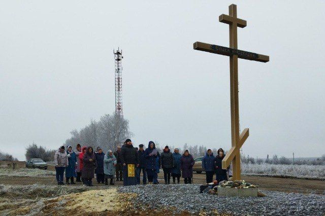 В селе Малые Кулики Моршанского округа установили Поклонный крест