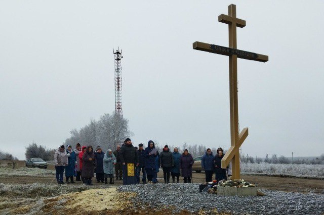 В селе Малые Кулики Моршанского округа установили Поклонный крест