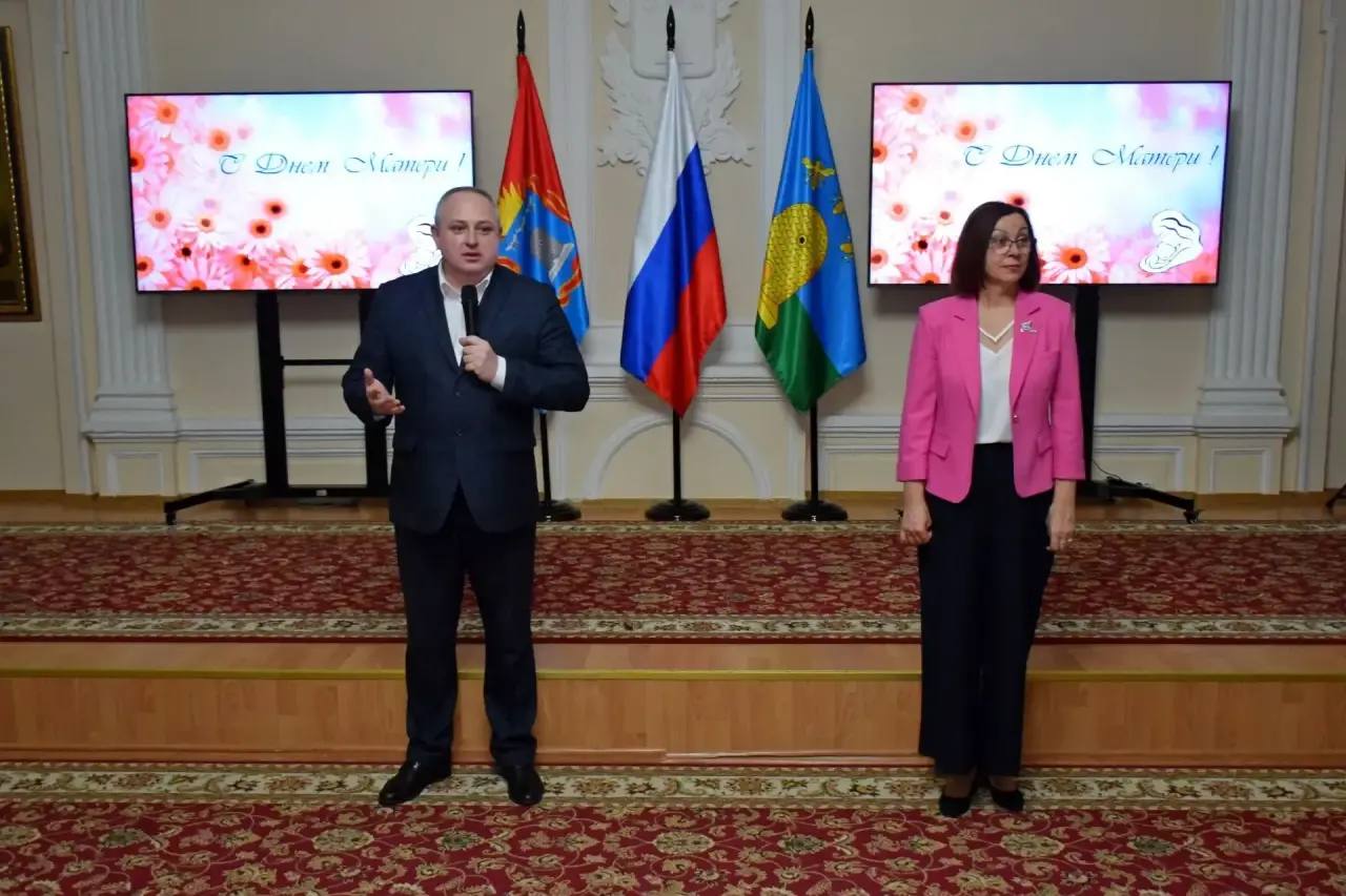 Максим Косенков: Дорогие наши мамы!. Примите самые сердечные поздравления с Днём матери! Этот прекрасный праздник дарит нам возможность выразить вам свою безграничную любовь и благодарность Максим Косенков: Дорогие наши мамы!. Примите самые сердечные поздравления с Днём матери! Этот прекрасный праздник дарит нам возможность выразить вам свою безграничную любовь и благодарность