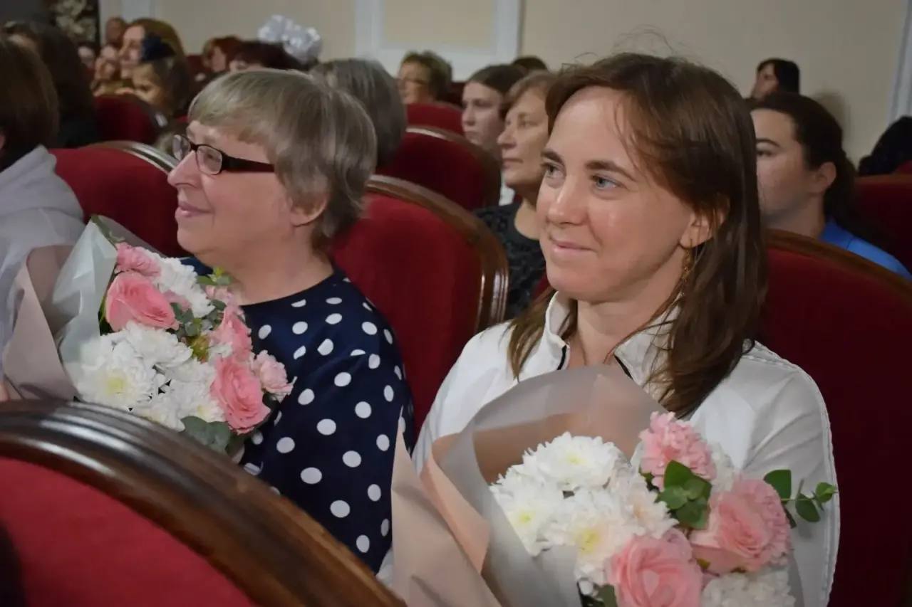 Максим Косенков: Дорогие наши мамы!. Примите самые сердечные поздравления с Днём матери! Этот прекрасный праздник дарит нам возможность выразить вам свою безграничную любовь и благодарность Максим Косенков: Дорогие наши мамы!. Примите самые сердечные поздравления с Днём матери! Этот прекрасный праздник дарит нам возможность выразить вам свою безграничную любовь и благодарность