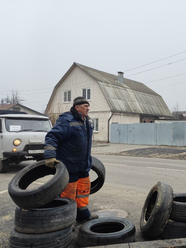 Улицы Тамбова избавляют от старых покрышек