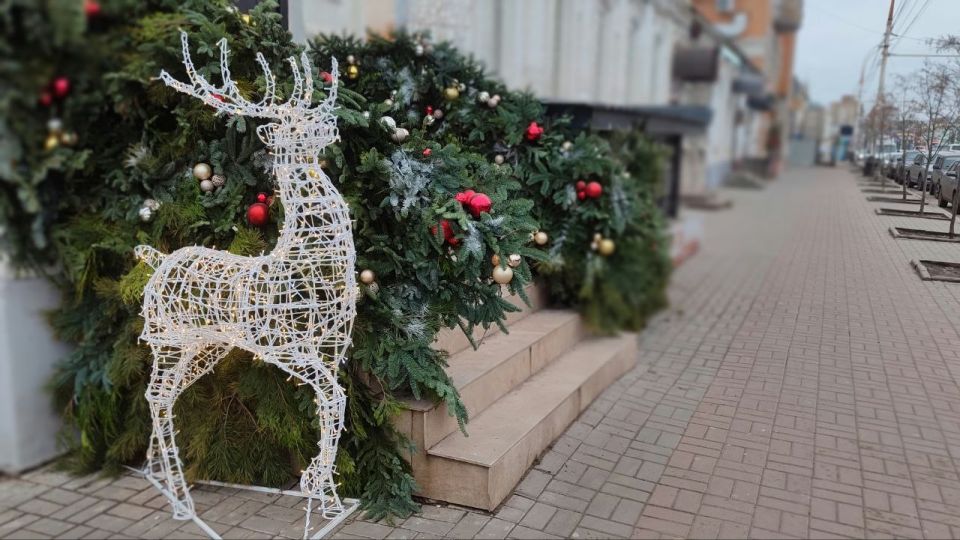 С каждым днем Тамбов все больше погружается в атмосферу предстоящих новогодних праздников