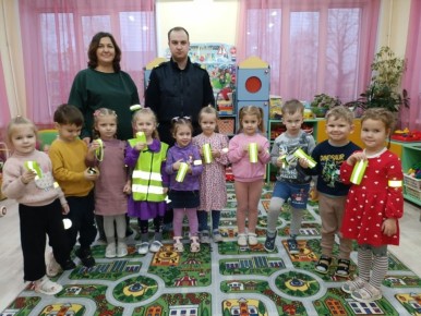 "Звёздочки" в безопасности: инспектор Госавтоинспекции о важности световозвращателей