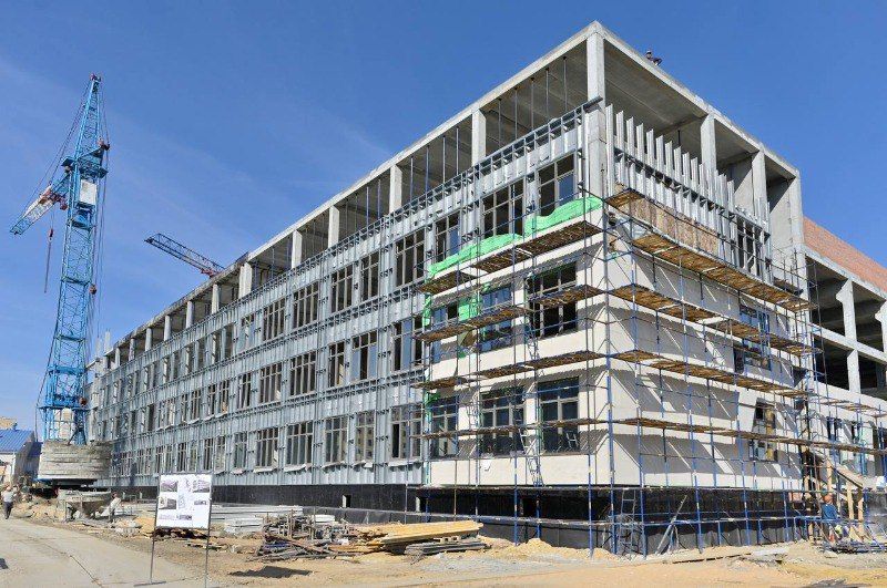 Евгений Первышов рассказал о судьбе проблемных строек в Тамбовской области: школы на Волжской, школы в Бокино и дома-интерната в Отъяссах