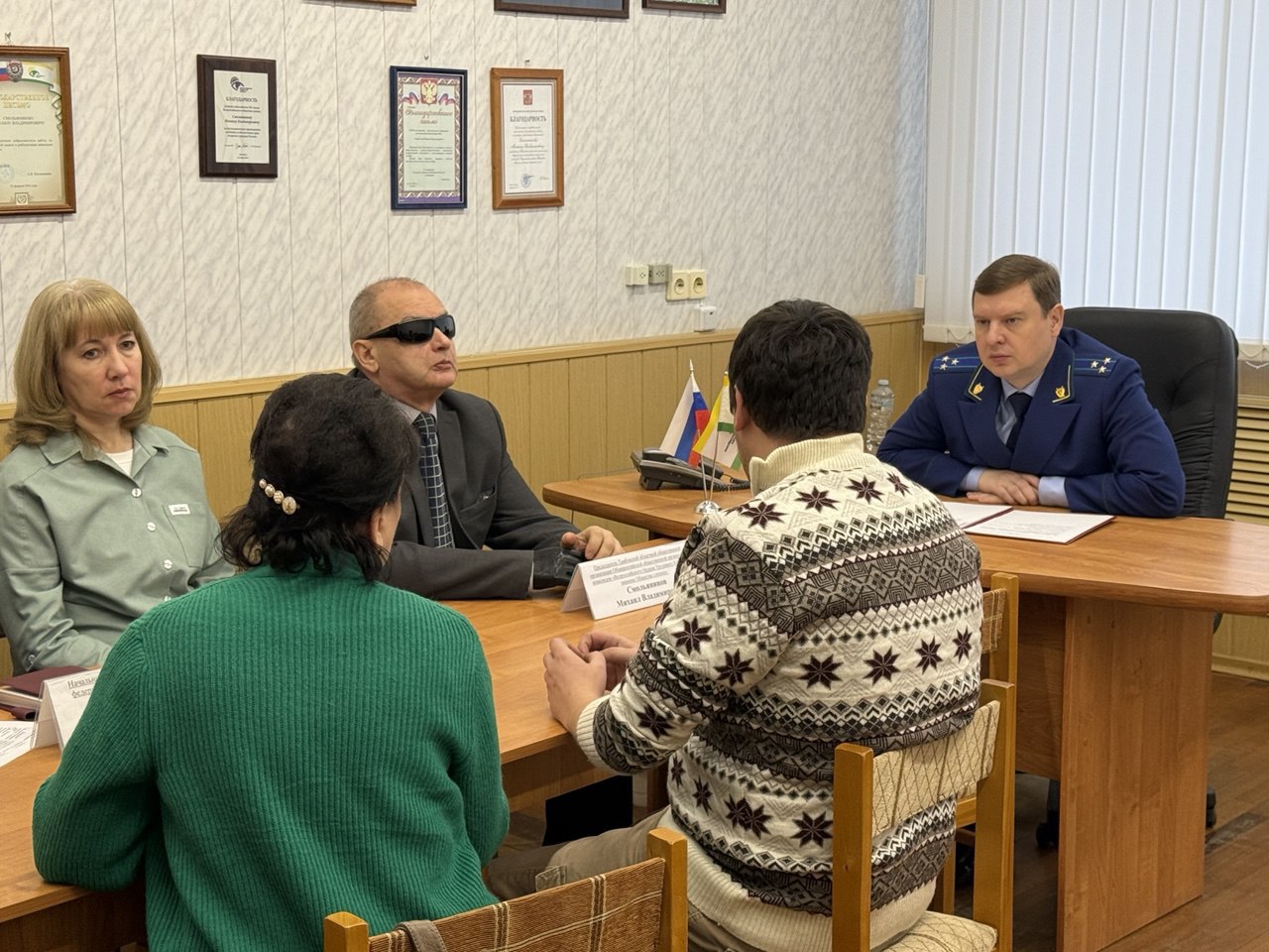Накануне празднования Международного дня инвалидов (3 декабря) прокурор Тамбовской области Андрей Кулагин провел личный прием граждан, имеющих ограниченные возможности здоровья Накануне празднования Международного дня инвалидов (3 декабря) прокурор Тамбовской области Андрей Кулагин провел личный прием граждан, имеющих ограниченные возможности здоровья