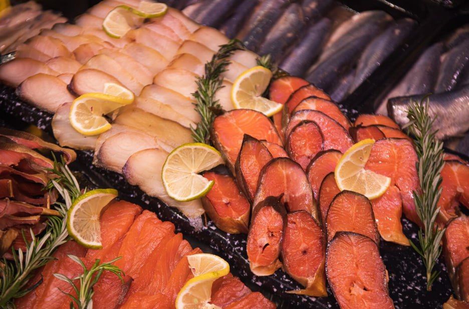 Самой доступной красной рыбой на новогодний стол станет форель