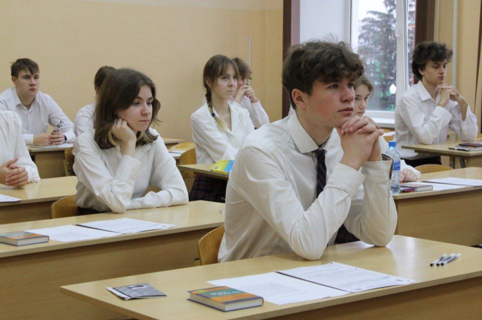 3 декабря более 3,5 тысячи одиннадцатиклассников Тамбовской области написали итоговое сочинение (изложение) 3 декабря более 3,5 тысячи одиннадцатиклассников Тамбовской области написали итоговое сочинение (изложение)