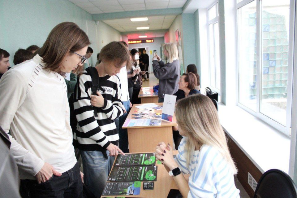 3 декабря на площадке техникума отраслевых технологий в Тамбове прошла ярмарка вакансий «Живи и работай в Тамбове — возможности для каждого!» 3 декабря на площадке техникума отраслевых технологий в Тамбове прошла ярмарка вакансий «Живи и работай в Тамбове — возможности для каждого!»