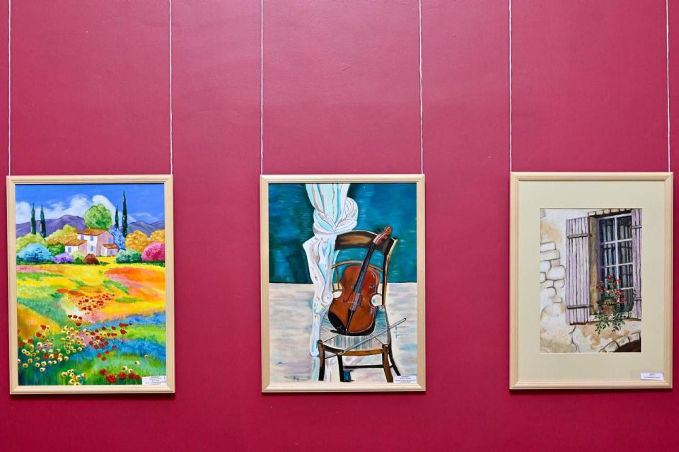 Сегодня в областной картинной галерее открылась персональная выставка работ Александра Стрыгина, у которого тяжелая форма церебрального паралича Сегодня в областной картинной галерее открылась персональная выставка работ Александра Стрыгина, у которого тяжелая форма церебрального паралича