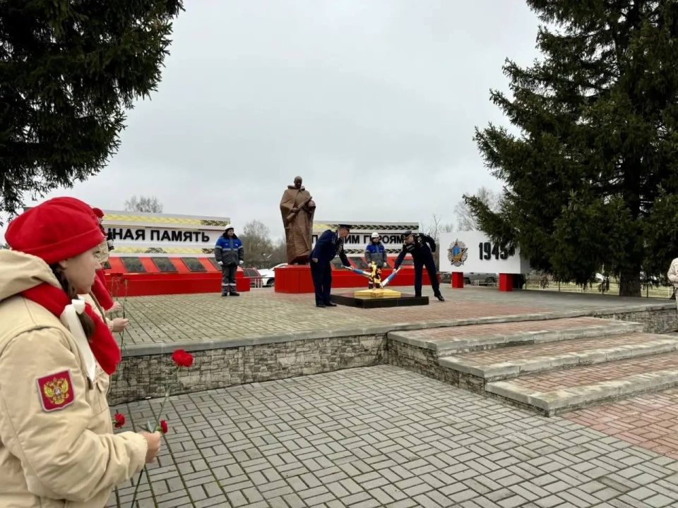 3 декабря, в День неизвестного солдата, тамбовские газовики подключили к сетевому газоснабжению Вечный огонь в селе Нижнеспасское Рассказовского округа 3 декабря, в День неизвестного солдата, тамбовские газовики подключили к сетевому газоснабжению Вечный огонь в селе Нижнеспасское Рассказовского округа