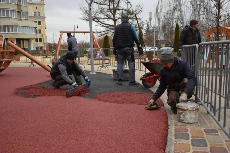 На Набережной в Тамбове готовят к открытию детский городок «Лукоморье» На Набережной в Тамбове готовят к открытию детский городок «Лукоморье»