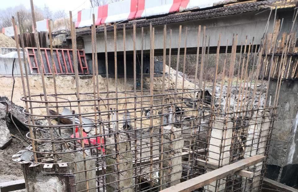 По нацпроекту «Инфраструктура для жизни» на участке автодороги «Тамбов – Шацк» – Парский Угол через Хлыстово капитально ремонтируют мост через реку Разазовку По нацпроекту «Инфраструктура для жизни» на участке автодороги «Тамбов – Шацк» – Парский Угол через Хлыстово капитально ремонтируют мост через реку Разазовку