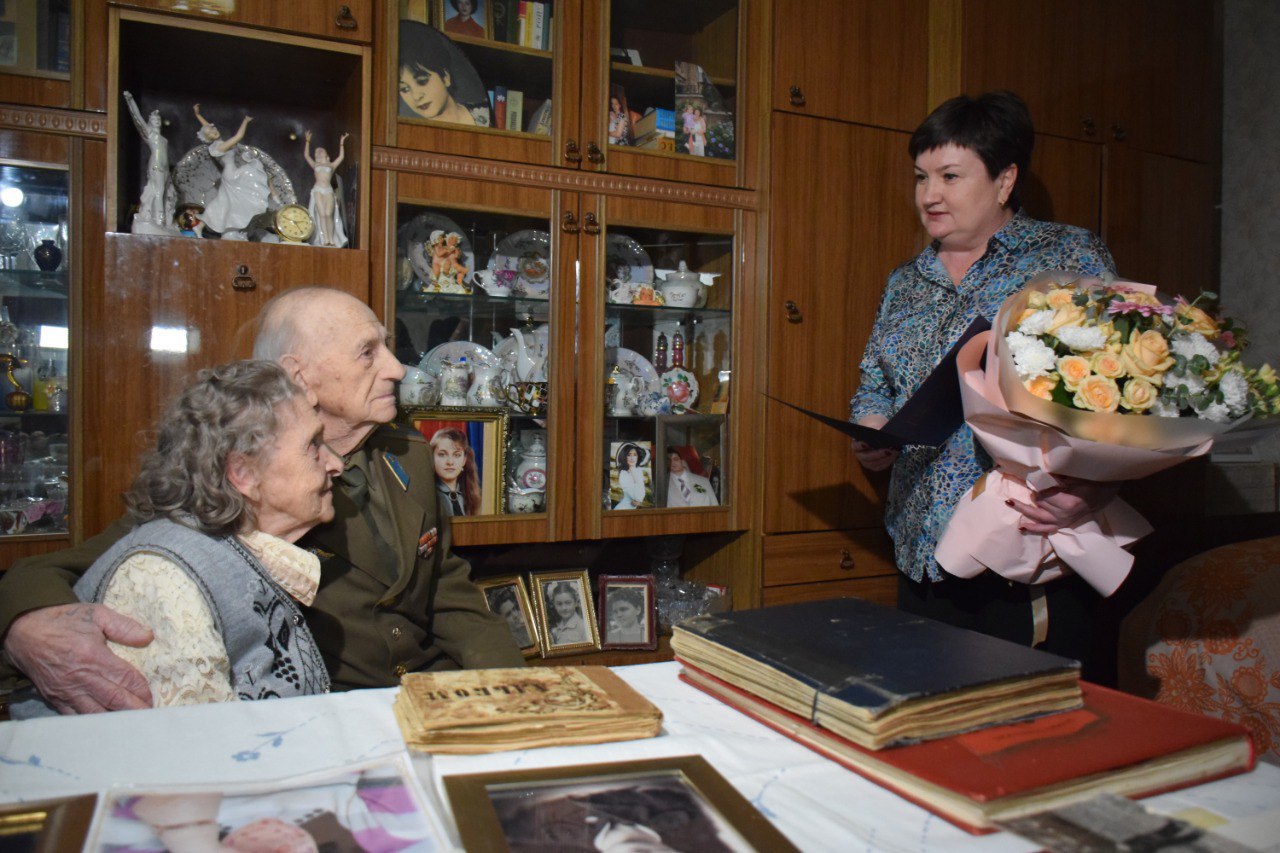 Юбилей супружеской жизни отметила чета тамбовчан Петровых Юбилей супружеской жизни отметила чета тамбовчан Петровых