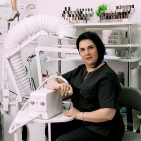 Дарья Самодурова из города Рассказово на средства соцконтракта приобрела оборудование для педикюра