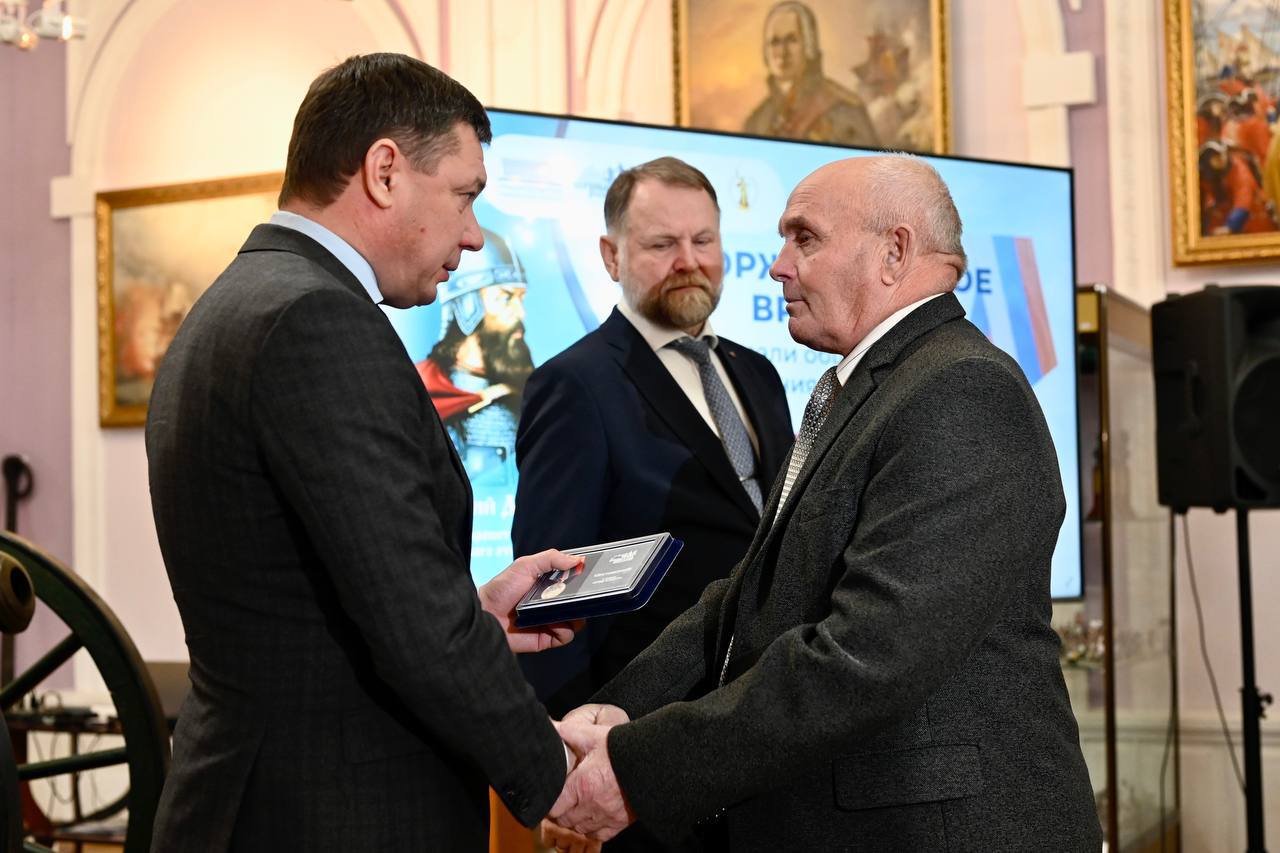 В Тамбове чествовали родителей бойцов СВО и детей-героев В Тамбове чествовали родителей бойцов СВО и детей-героев