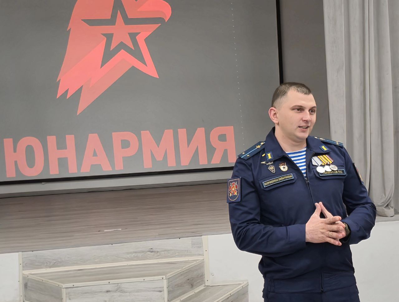 В День Героев Отечества тамбовские кадеты профильного класса СК России приняли торжественную клятву юнармейца В День Героев Отечества тамбовские кадеты профильного класса СК России приняли торжественную клятву юнармейца