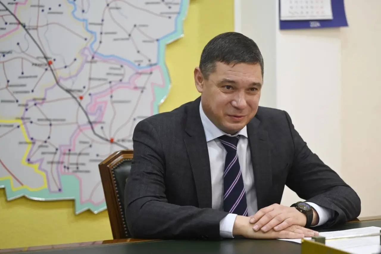 В Тамбовской области продолжается прием вопросов на «Прямую линию» с главой региона Евгением Первышовым, которая начнется 10 декабря в 17.00. Посмотреть прямой эфир можно на телеканалах «Россия-24», ОТР и «Новый век», а...