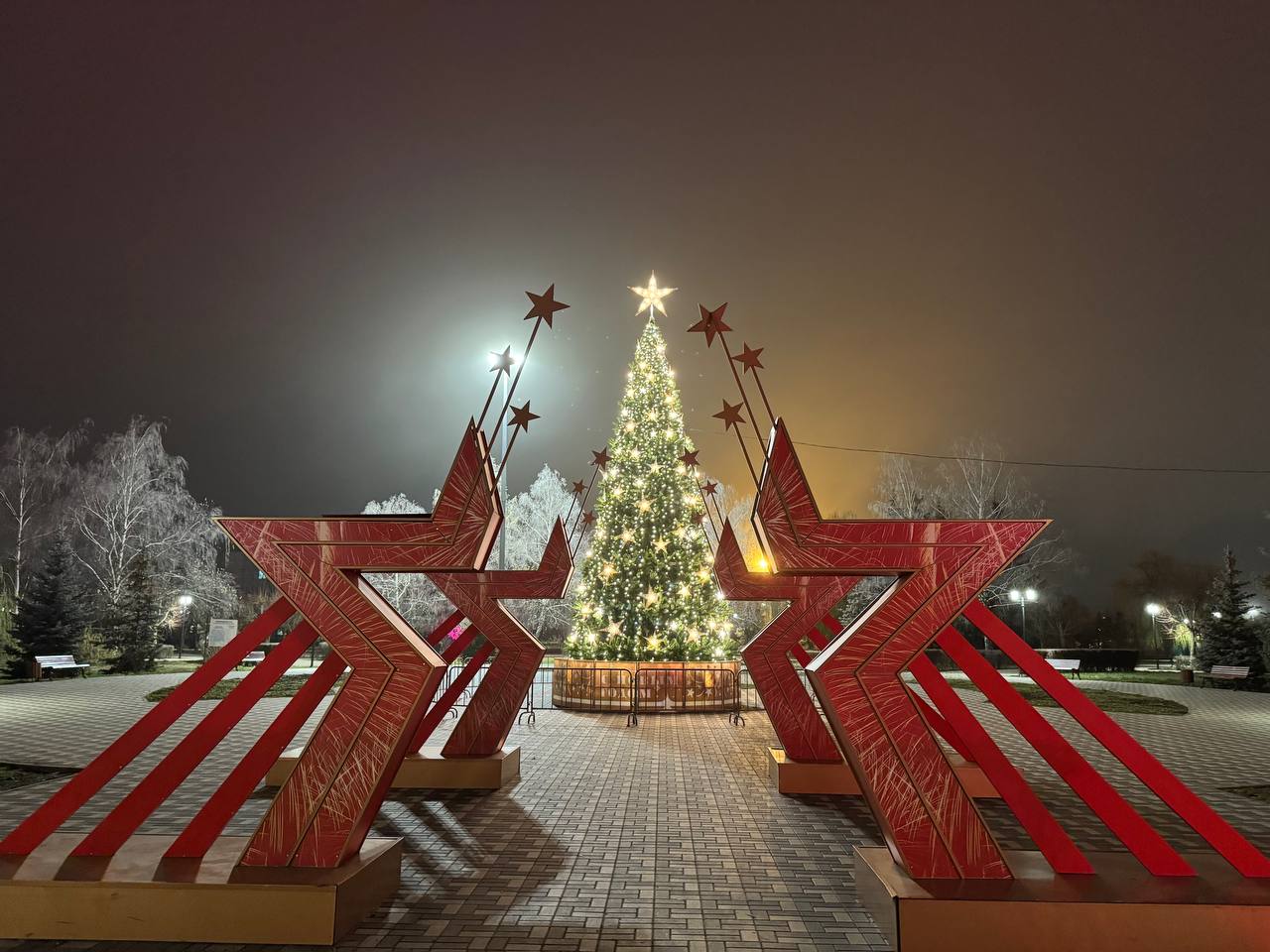 Подготовка к празднованию Нового года в областном центре идёт полным ходом