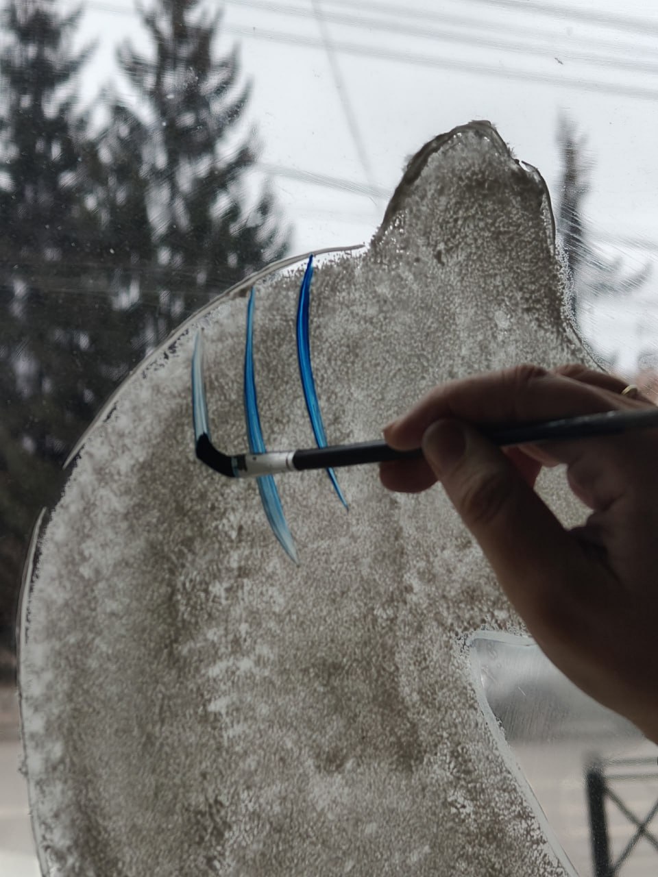 Вместо красной огненной — белая расписная: окна тамбовской художественной школы украсили к Новому году Вместо красной огненной — белая расписная: окна тамбовской художественной школы украсили к Новому году