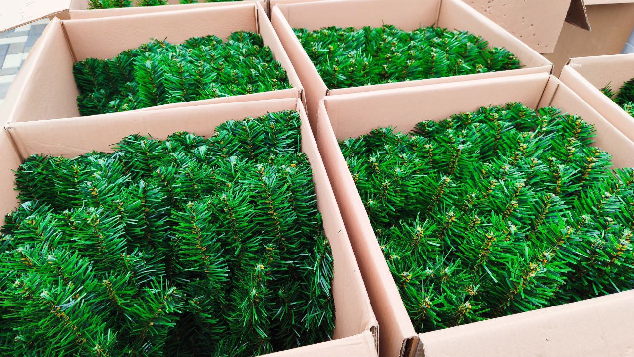 Подготовка к празднованию Нового года в областном центре идёт полным ходом Подготовка к празднованию Нового года в областном центре идёт полным ходом