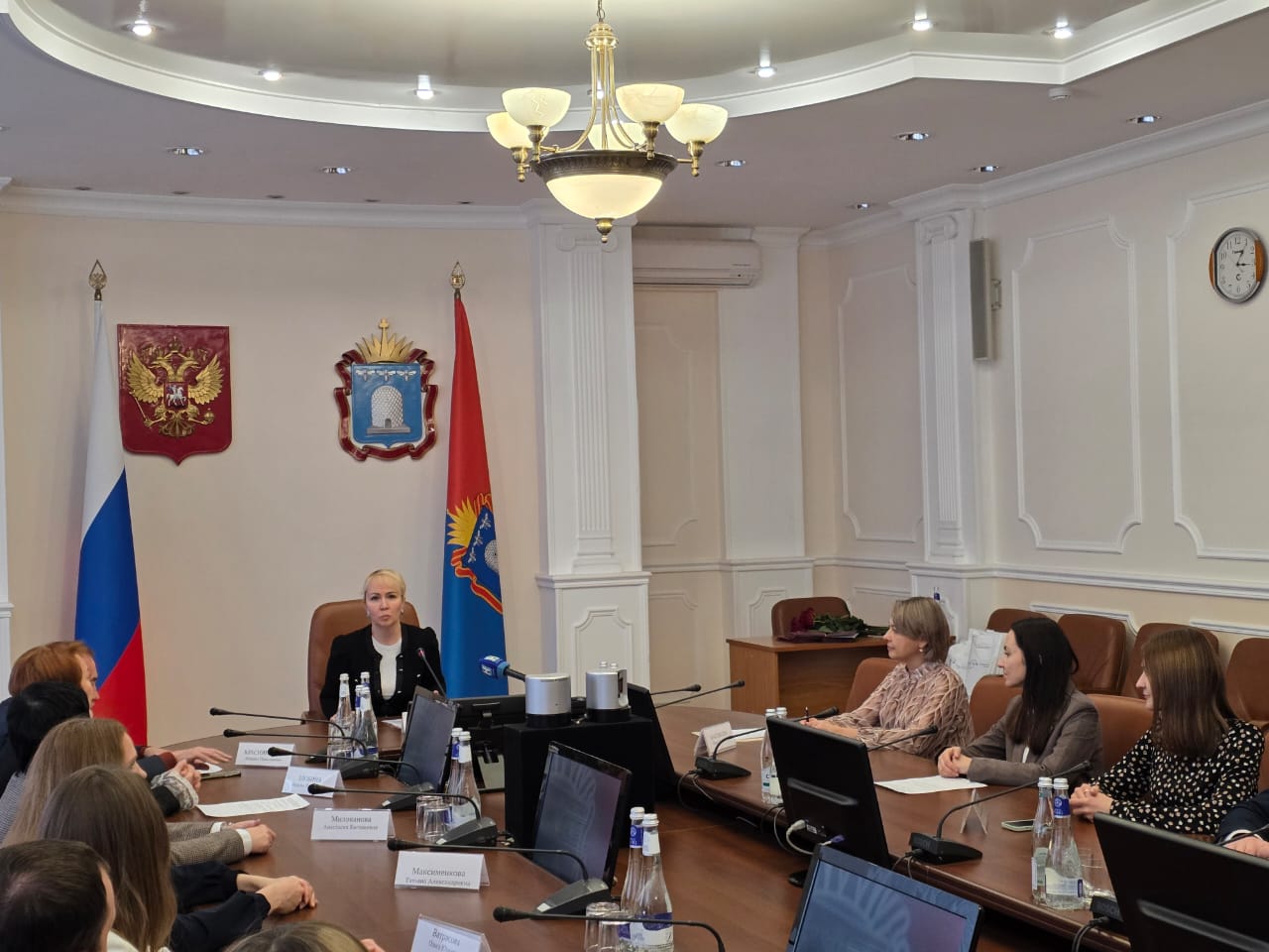 В правительстве Тамбовской области вручили дипломы выпускникам Президентской программы подготовки управленческих кадров