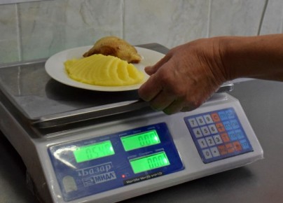 «Самая главная награда — пустые тарелки»: комиссия проверила, чем кормят детей в школе № 30