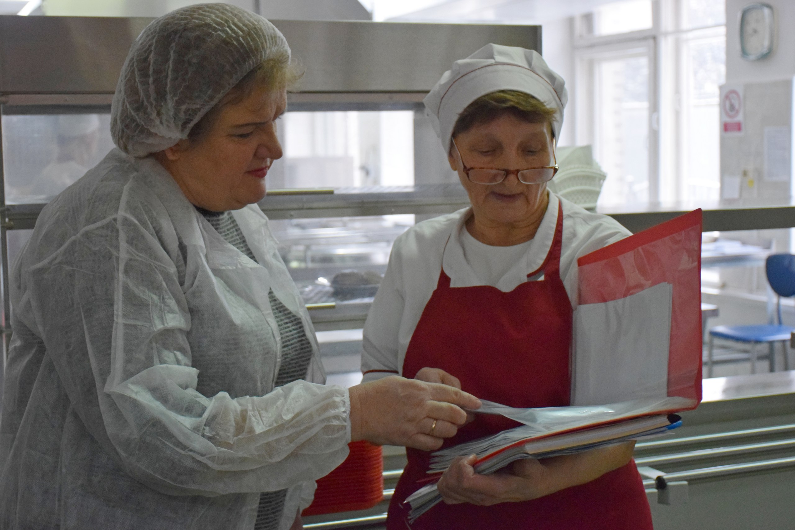 Сегодня специальная комиссия оценила организацию горячего питания в школе №30 Сегодня специальная комиссия оценила организацию горячего питания в школе №30