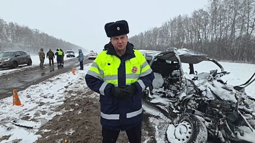 Два человека погибли при столкновении "Нивы" и Урала" на автодороге "Рассказово - Уварово"