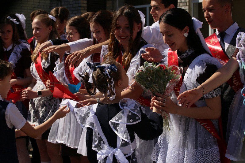 В этом учебном году последний звонок состоится 26 мая, а выпускные вечера — 27 июня