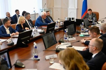 На совещании у Евгения Первышова обсудят подготовку объектов ЖКХ к зиме