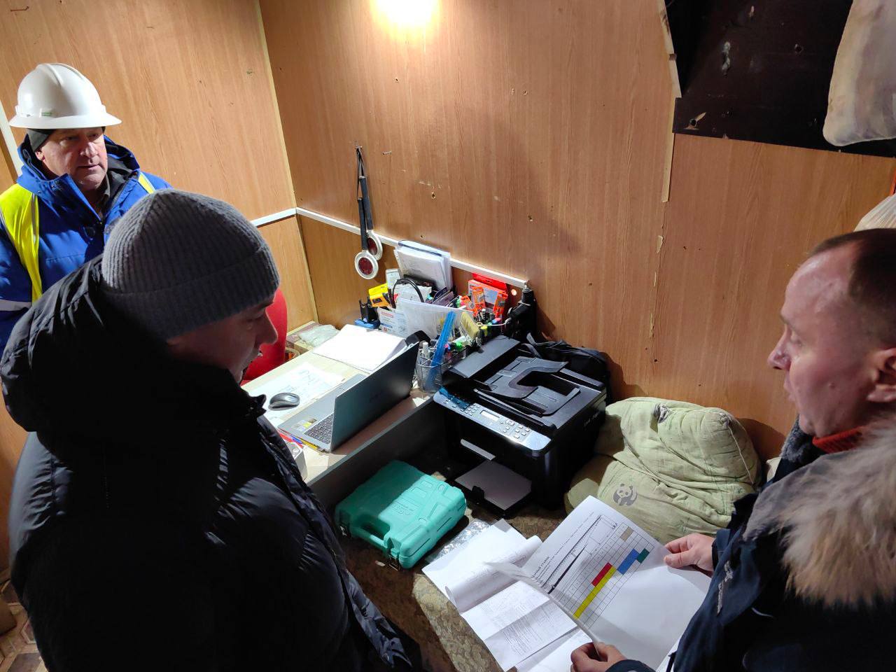 13 декабря глава Тамбовской области Евгений Первышов выехал на место ремонта аварийного моста через реку Ворона, чтобы проверить, как идут работы 13 декабря глава Тамбовской области Евгений Первышов выехал на место ремонта аварийного моста через реку Ворона, чтобы проверить, как идут работы