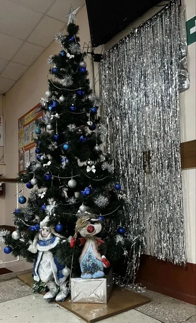 Атмосферой приближающегося праздника в эти декабрьские дни наполняются не только улицы Тамбова, но и школы Атмосферой приближающегося праздника в эти декабрьские дни наполняются не только улицы Тамбова, но и школы