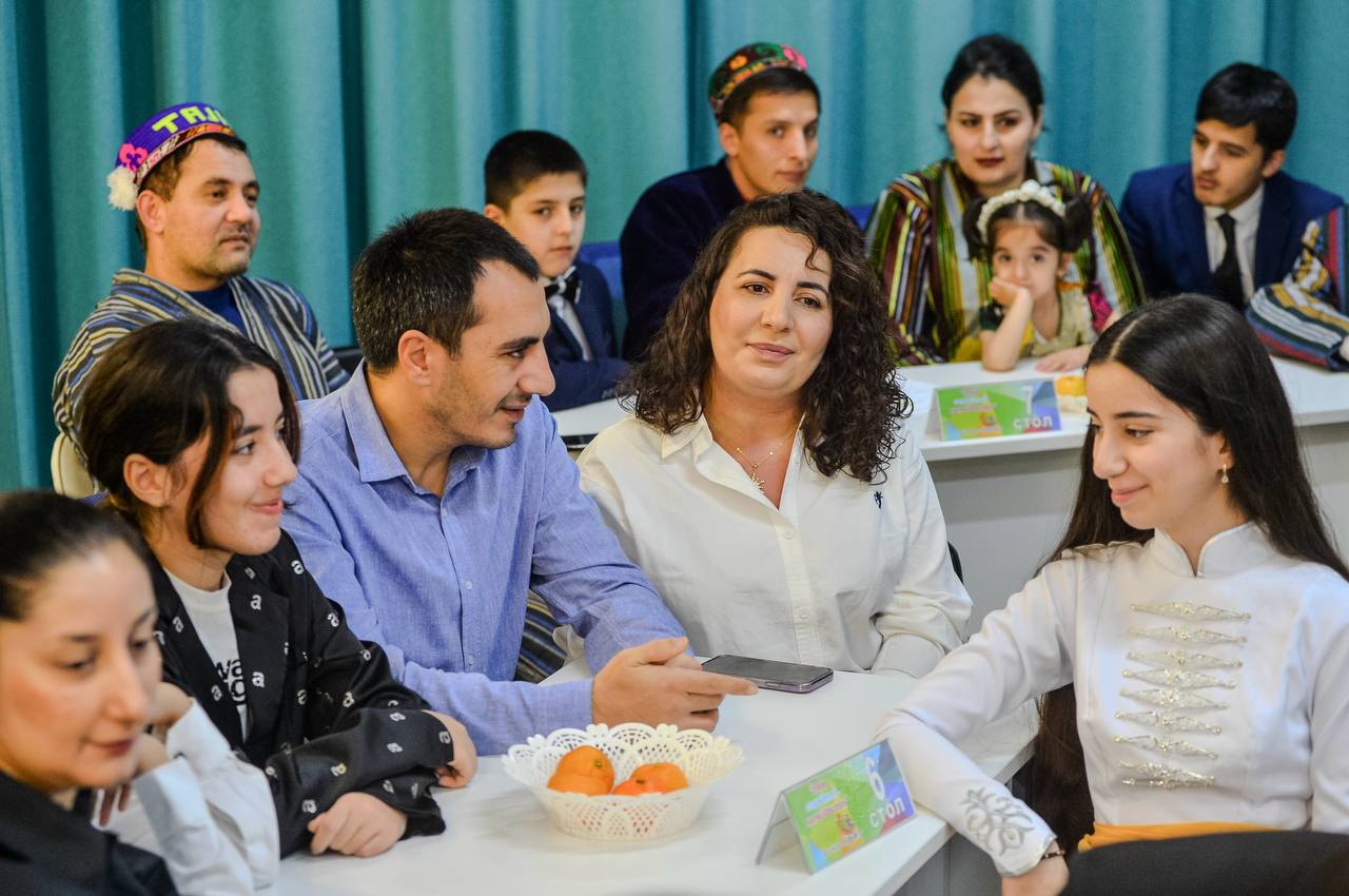 12 декабря в Штабе общественной поддержки «Единой России» в рамках проекта «Мы дружим! Межнациональное единство на тамбовской земле» состоялся этноквиз «Наш семейный калейдоскоп»