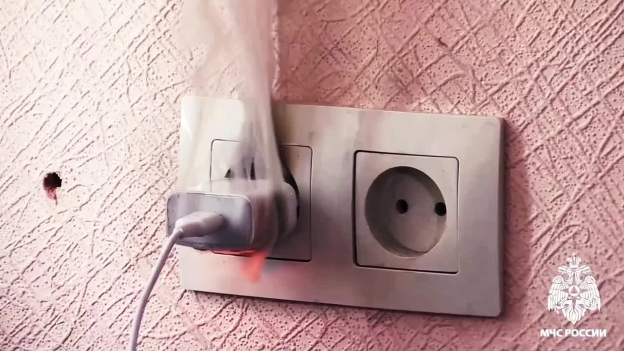 А у тебя дома все розетки исправны?