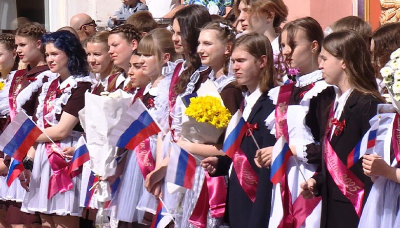В России назвали даты последних звонков и выпускных в 2026 году