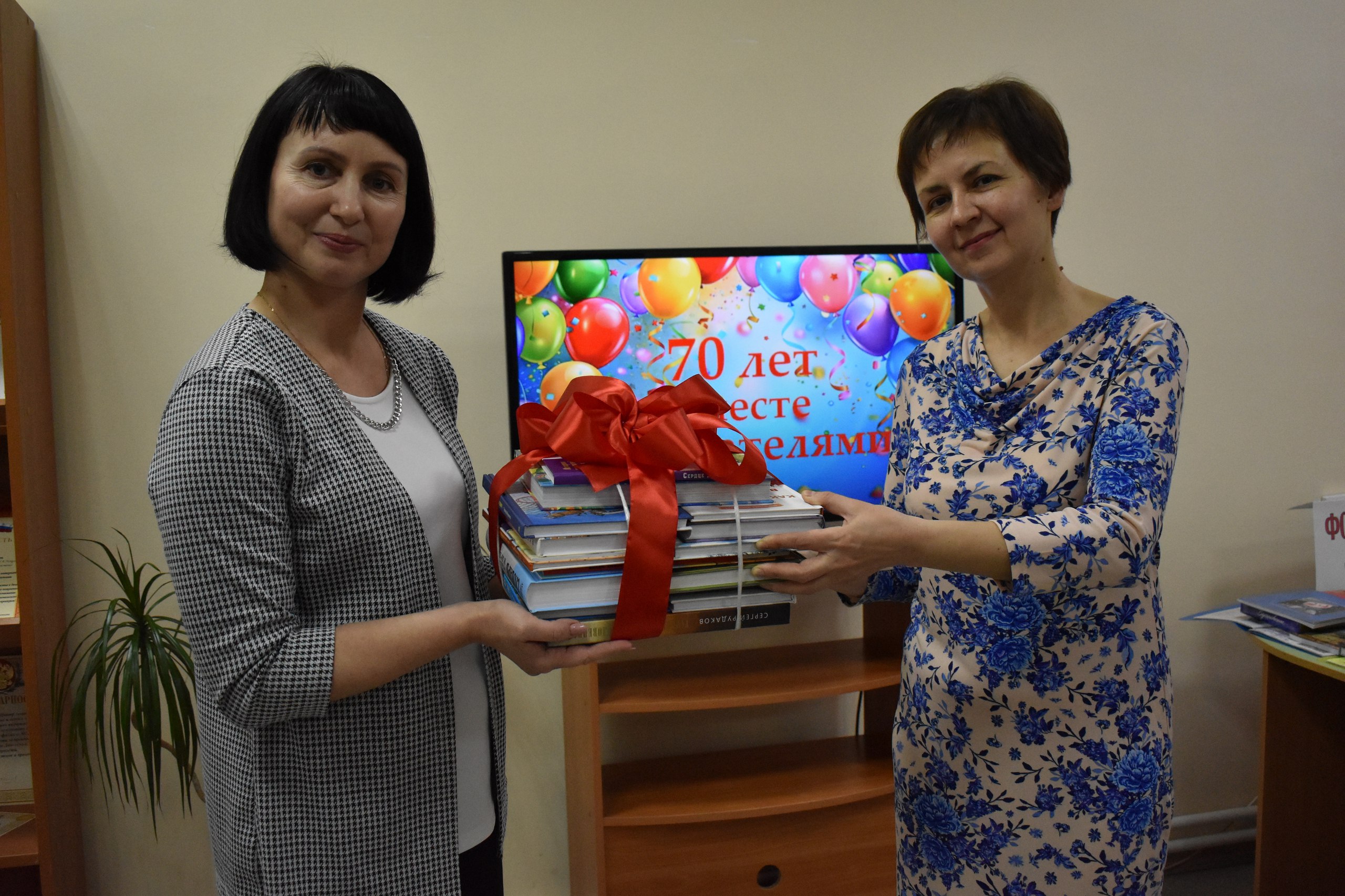 Библиотека-филиал №12 им. Н.А. Некрасова радует своих читателей уже целых 70 лет Библиотека-филиал №12 им. Н.А. Некрасова радует своих читателей уже целых 70 лет