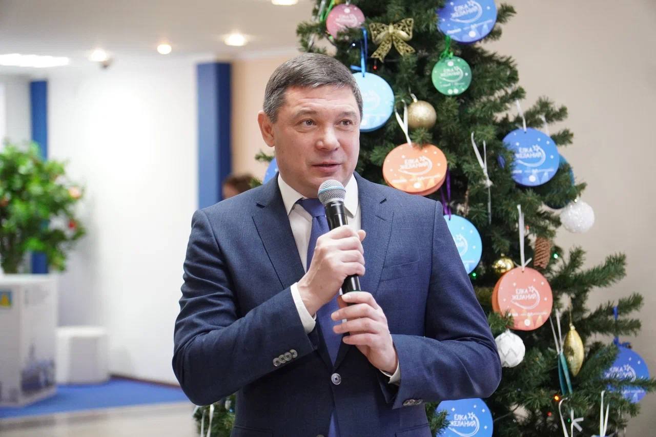 Максим Косенков: Сегодня губернатор Евгений Алексеевич Первышов дал старт всероссийской благотворительной акции «Ёлка желаний» в нашем регионе Максим Косенков: Сегодня губернатор Евгений Алексеевич Первышов дал старт всероссийской благотворительной акции «Ёлка желаний» в нашем регионе