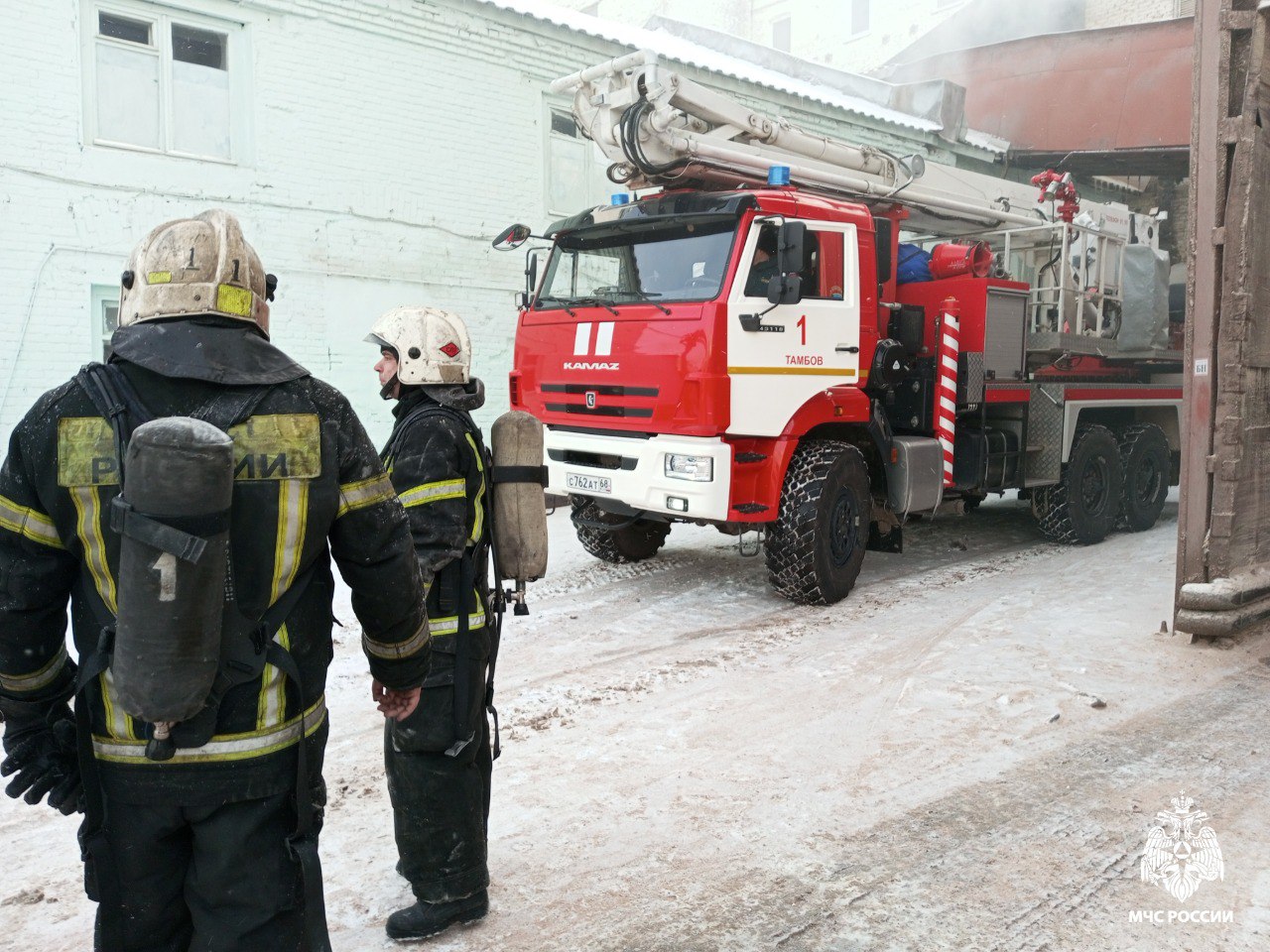 Сводка за сутки. За прошедшие сутки на территории области ликвидировано 3 техногенных пожара, в том числе в производственном здании в городе Тамбове