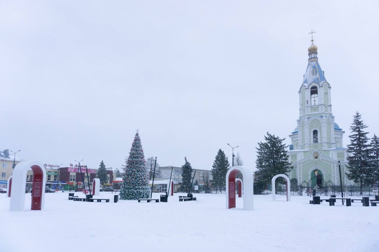 Это кадры Центральной площади в Рассказове, где завершается реализация масштабного проекта по благоустройству Это кадры Центральной площади в Рассказове, где завершается реализация масштабного проекта по благоустройству