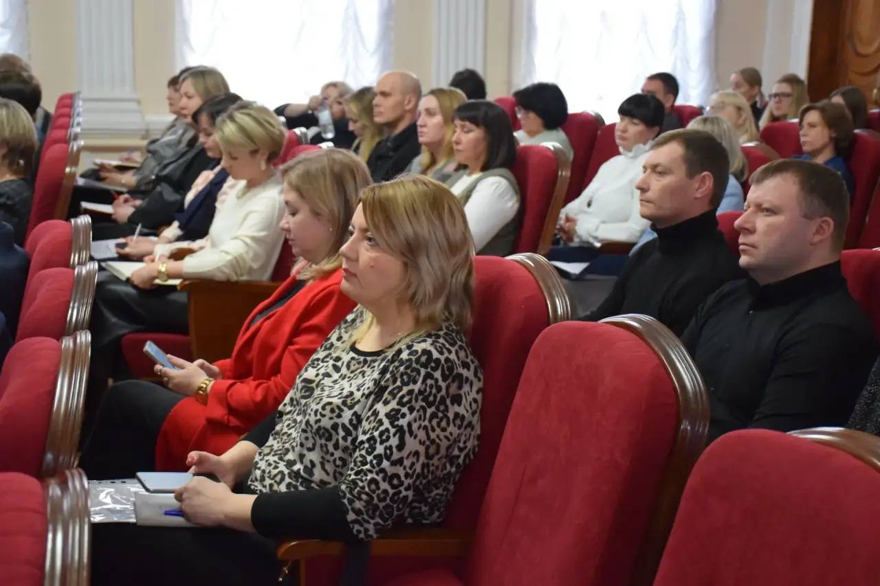 Максим Косенков: Оперативное совещание в администрации города начали вчера с доклада об устранении последствий непогоды в выходные дни Максим Косенков: Оперативное совещание в администрации города начали вчера с доклада об устранении последствий непогоды в выходные дни