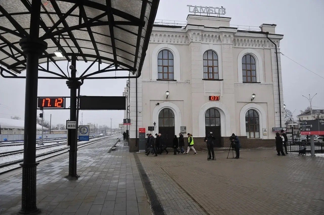 Глава Тамбовской области Евгений Первышов и начальник Юго-Восточной железной дороги Игорь Наталенко обсудили итоги совместной работы и обозначил планы на 2026 год Глава Тамбовской области Евгений Первышов и начальник Юго-Восточной железной дороги Игорь Наталенко обсудили итоги совместной работы и обозначил планы на 2026 год
