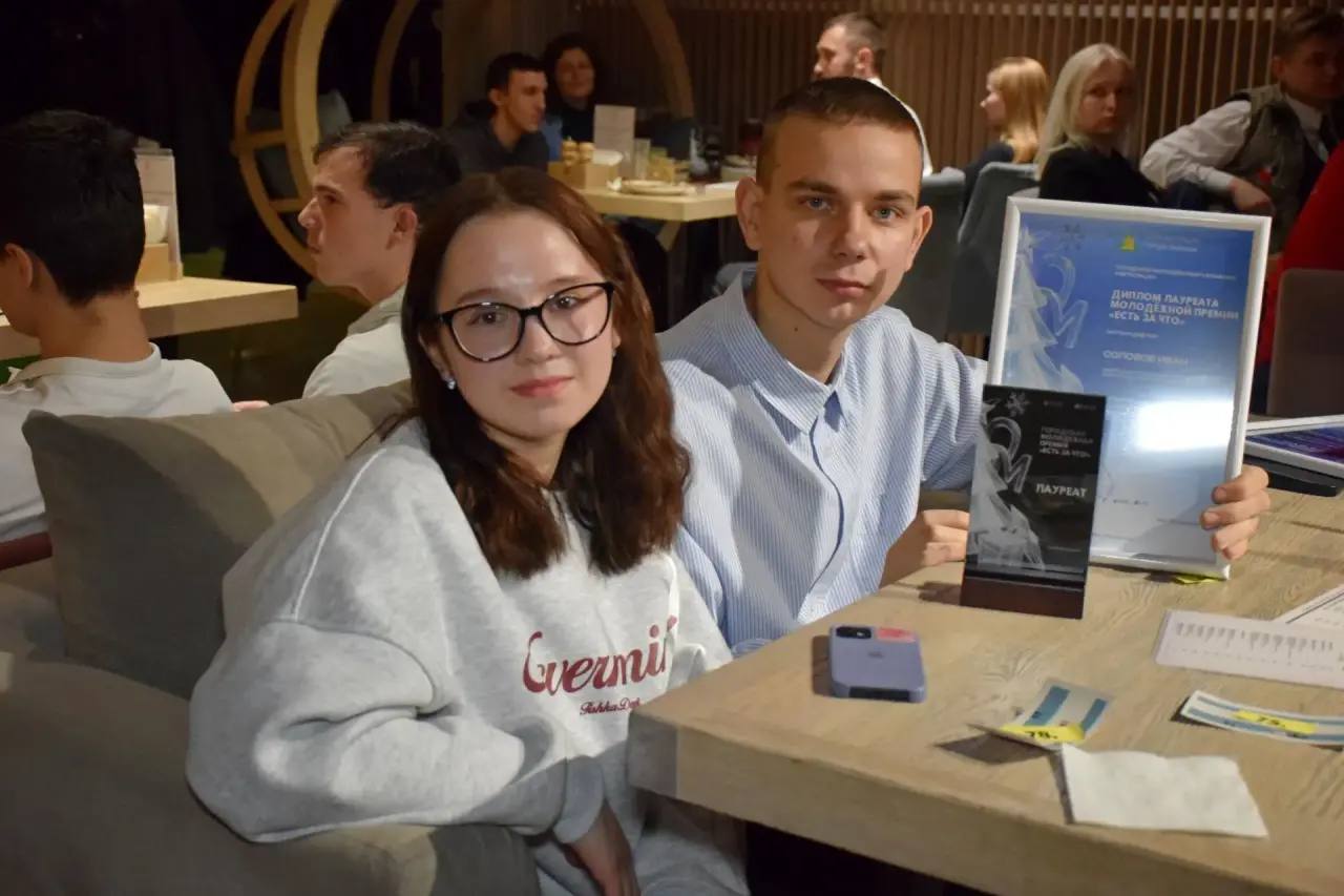 В Тамбове прошел молодежный карнавал «Метелица» - традиционное ежегодное мероприятие, которое в канун новогодних праздников со бирает студентов вузов и колледжей, активистов молодёжных и волонтёрских движений В Тамбове прошел молодежный карнавал «Метелица» - традиционное ежегодное мероприятие, которое в канун новогодних праздников со бирает студентов вузов и колледжей, активистов молодёжных и волонтёрских движений