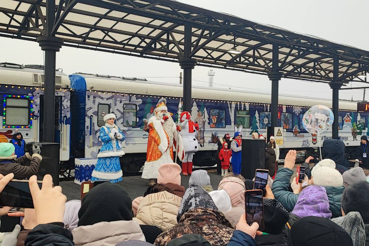 Росгвардейцы обеспечили безопасность пребывания поезда Деда Мороза в Тамбове Росгвардейцы обеспечили безопасность пребывания поезда Деда Мороза в Тамбове