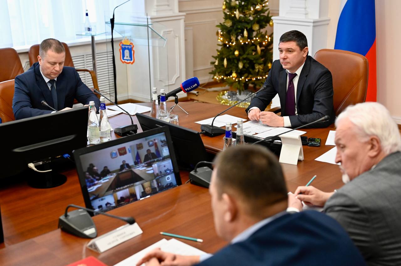 Глава региона Евгений Первышов провел совместное заседание антитеррористической комиссии в Тамбовской области и оперативного штаба, на котором поручил усилить меры по обеспечению безопасности граждан во время новогодних и...