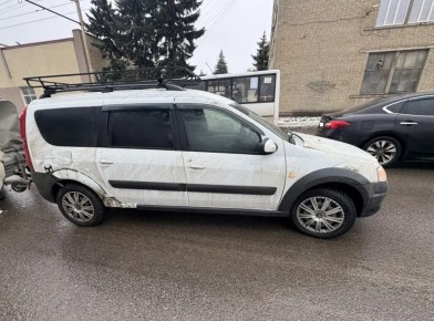 17 декабря в десять часов утра в районе дома №93 по улице Октябрьской города Тамбова, мужчина 2003 года рождения, управляя автомобилем «ГАЗ» не справился с управлением, выехал на полосу встречного движения (выезд разрешен)...