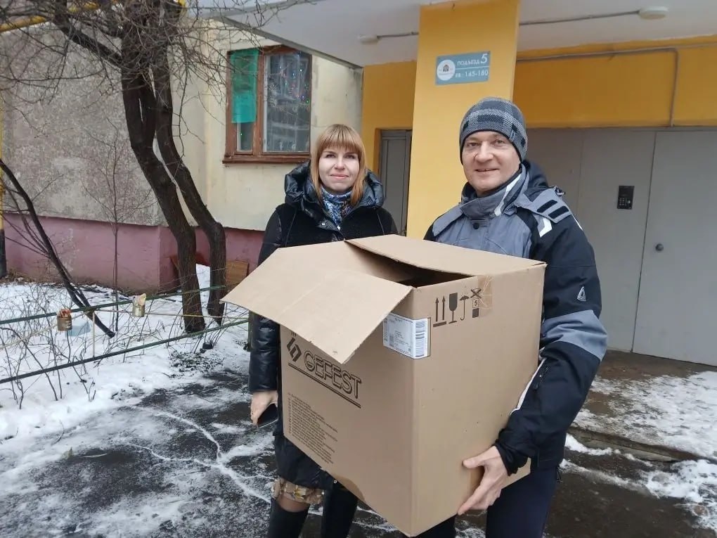 Из замёрзшей воды в Ласковском карьере спасли птенца Чомги Из замёрзшей воды в Ласковском карьере спасли птенца Чомги